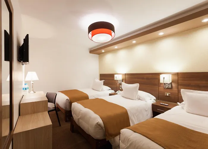 Inti Punku & Hotel 3*