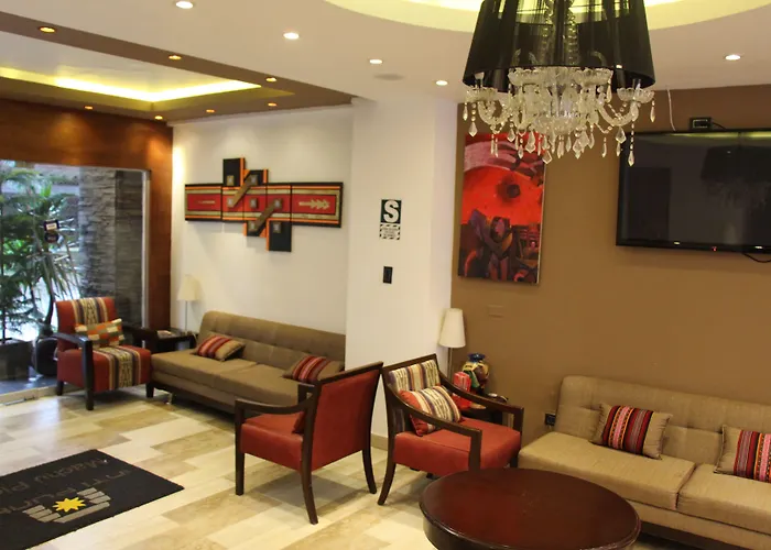 Inti Punku & Hotel 3*