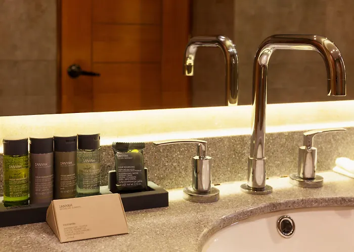 Inti Punku & Hotel 3*