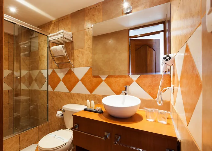 Inti Punku & Hotel 3*